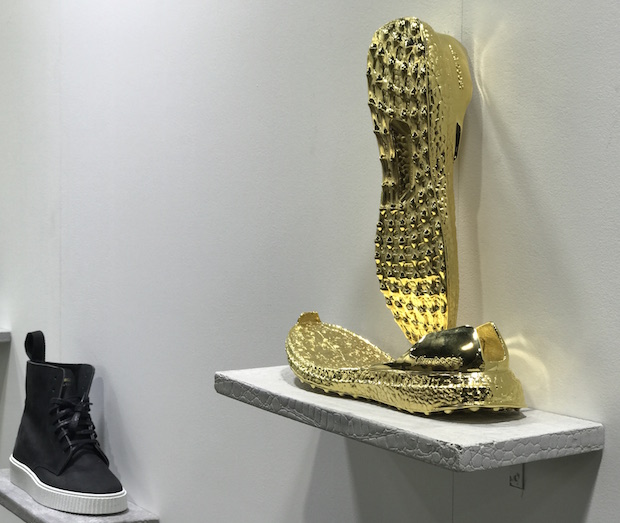 shoe-surgeon-custom-sneakers-at-complexcon-3