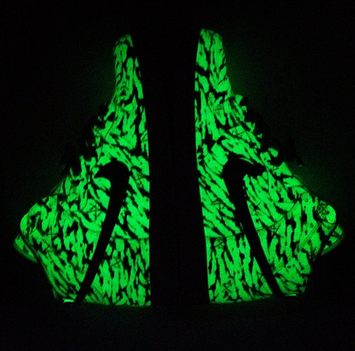 glow-dark-nike-dunk-custom-shoes-el-cappy-1