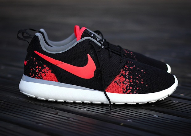 Nike-Roshe-Run-Hot-Lava