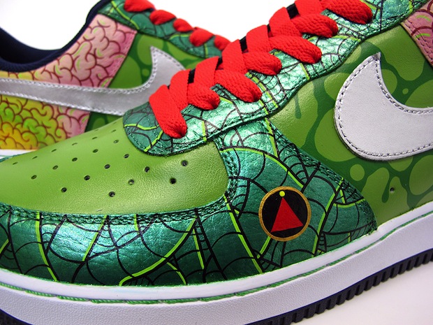 mars-attacks-nike-air-force-sekure-d-custom