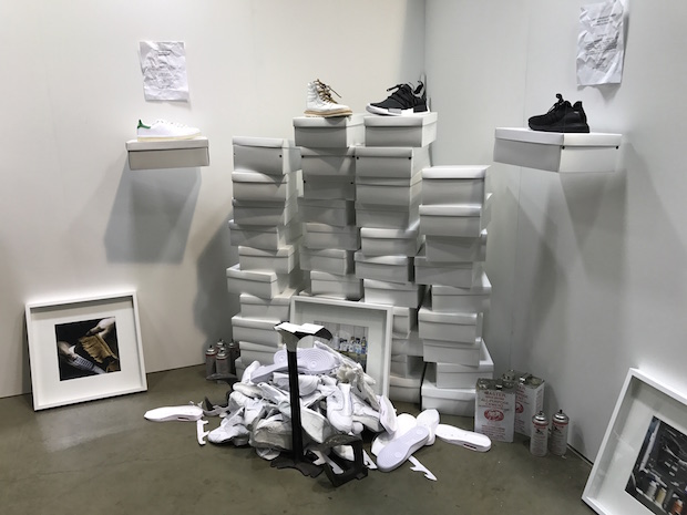 randy-the-cobbler-custom-sneakers-at-complexcon